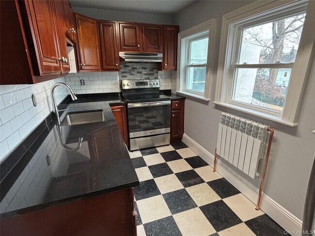 Building Photo - 17 Hamilton Ave