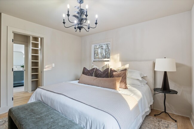 Building Photo - 603 N 5th St