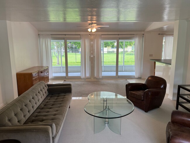 Building Photo - 2 Bedroom 2 Bath Single Family Home