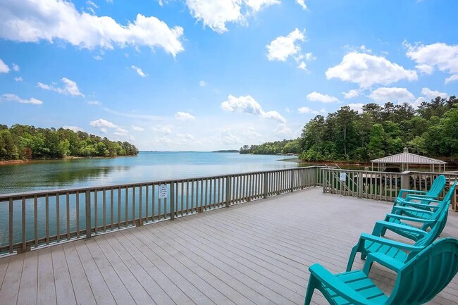 Building Photo - 333 Jim Crittendon Rd