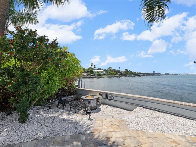 Building Photo - 1828 Venetian Point Dr
