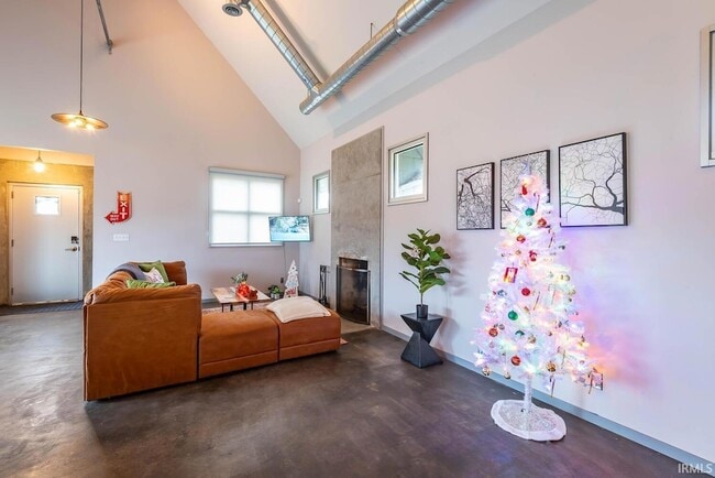 Building Photo - 612 N Kerry Dr