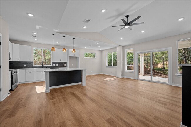 Building Photo - 28407 Champion Oaks Dr
