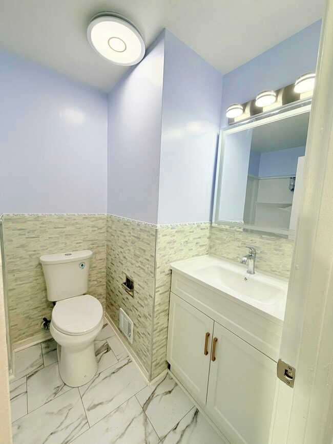 Building Photo - 8148 Murray Hill Dr