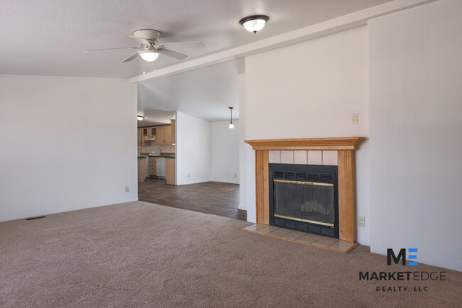 Building Photo - 5Bed/3Bath Home in Buckeye, AZ! Ready for ...