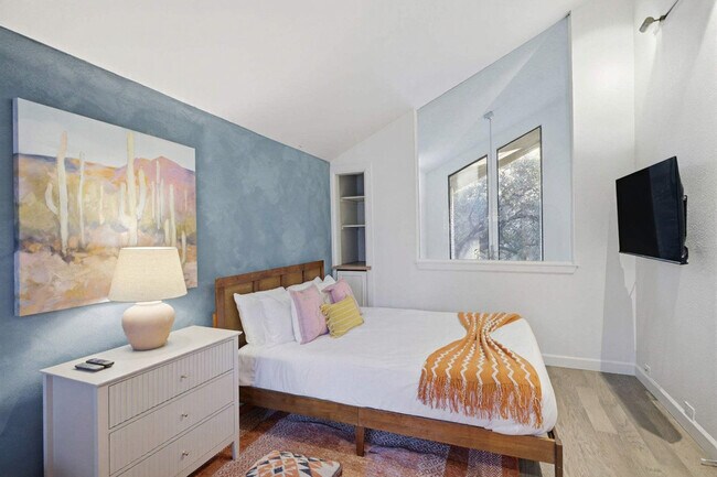 Building Photo - 2915 Quail Oak St