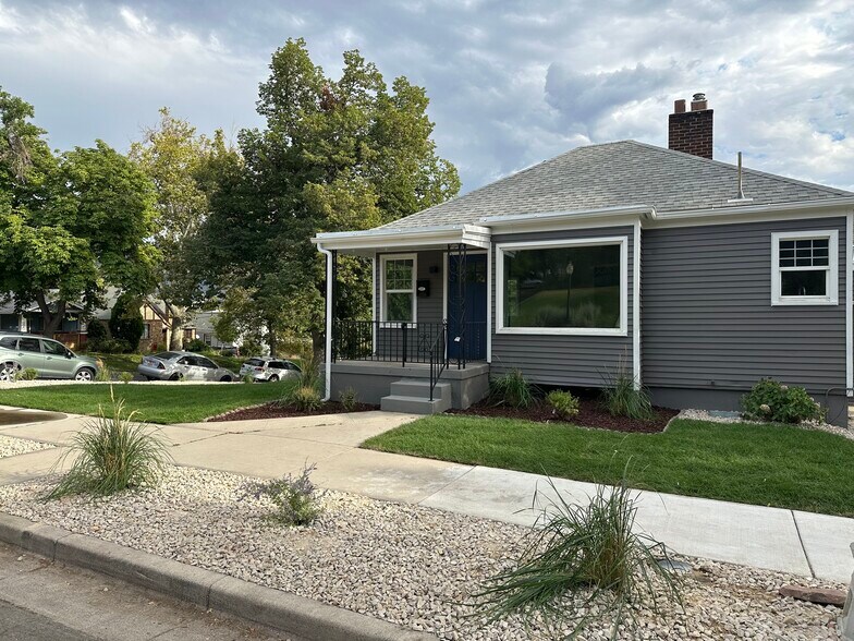 Primary Photo - 638 Eighth Ave