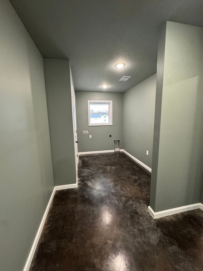 Building Photo - Brand New 3 Bed / 2 Bath In Trumann Available Now!