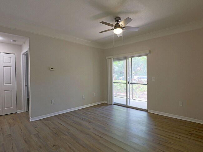 Building Photo - Royal Greens 11480-102