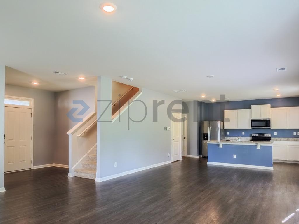 Building Photo - Unit