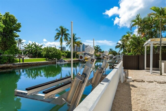 Building Photo - 7901 Noremac Ave