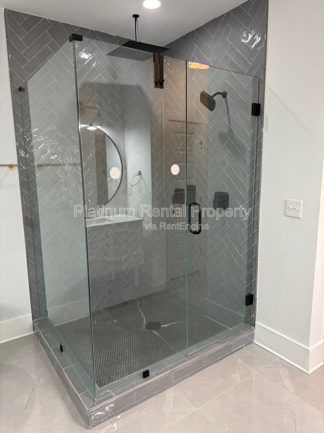 Building Photo - 150 Dahlgren St SE