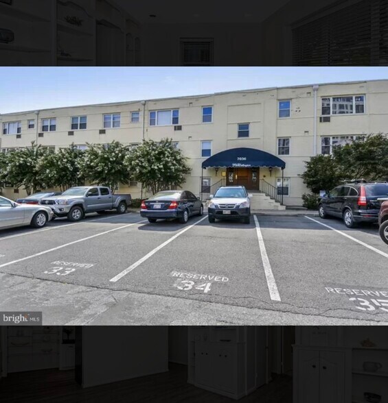 Building Photo - 7036 Strathmore St