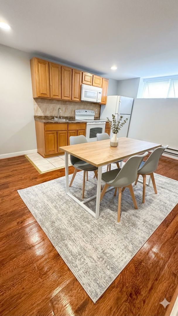 Building Photo - 1422 67th Ave