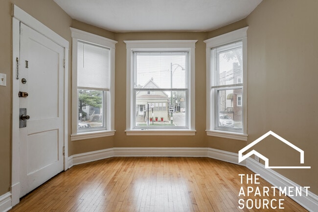 Building Photo - 2614 N Springfield Ave