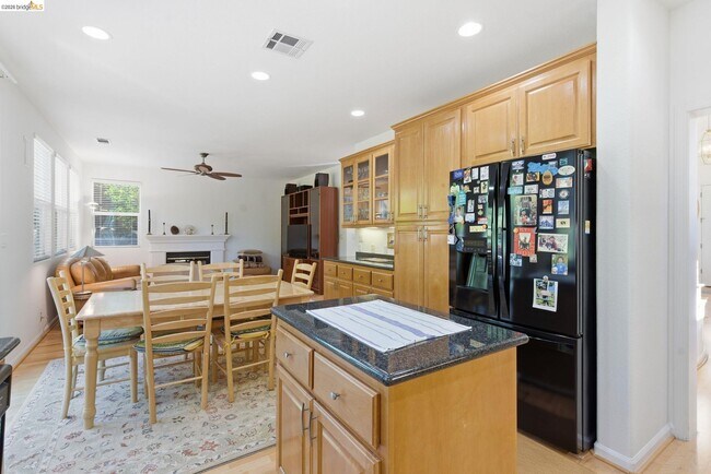 Building Photo - 257 Golf Links St