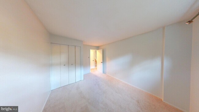Building Photo - 1216 Downs Dr