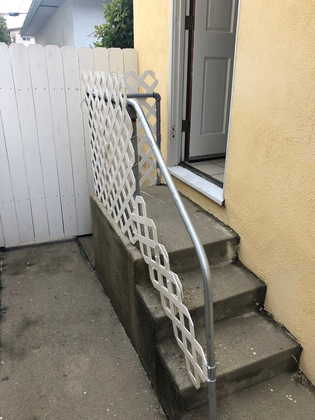 back door - 1800 Green Ln