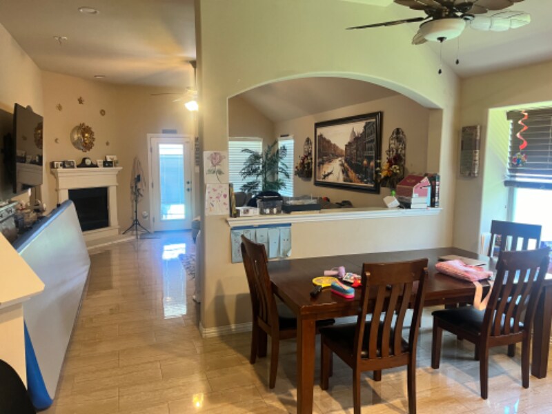 Building Photo - 9000 Heartwood Dr