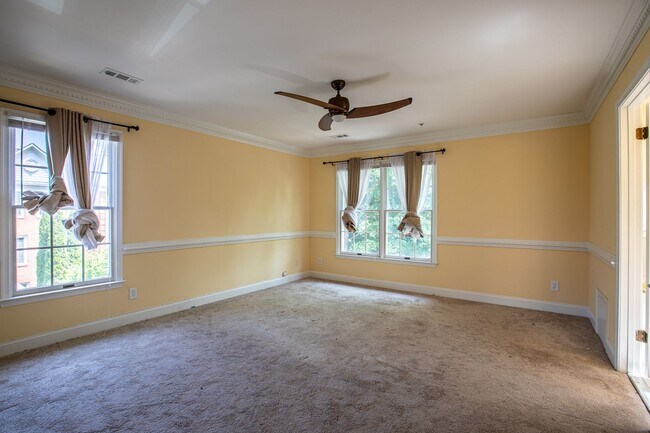 Building Photo - Impressive 3 BR/2 Full BA & 2 Half BA EOG Townhome in Decoverly Adventure!