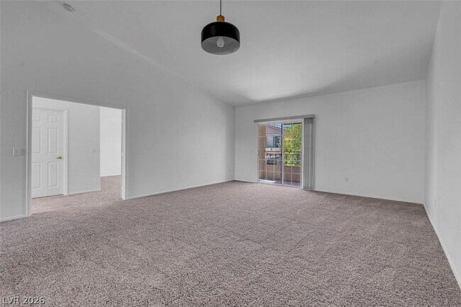 Building Photo - 353 Amber Pine St