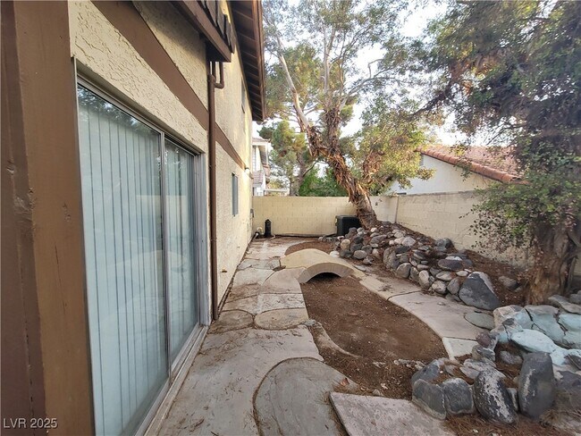 Building Photo - 108 Boysenberry Ln