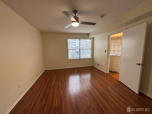 Building Photo - 1301 Plymouth Rd