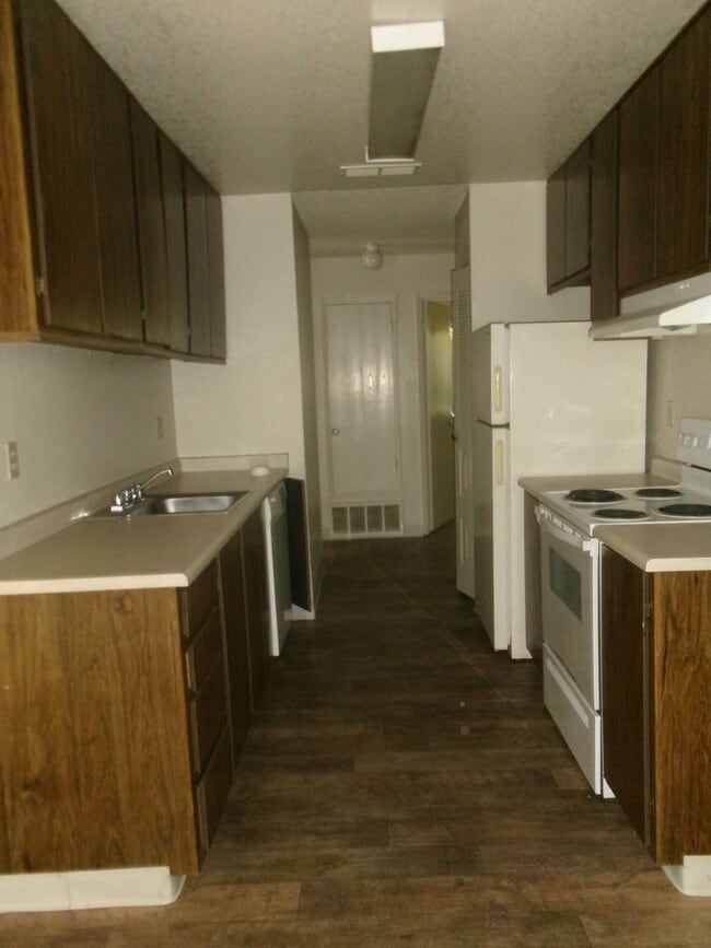 Building Photo - 3591 Quail Lakes Dr