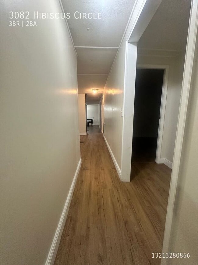 Building Photo - 3082 Hibiscus Cir
