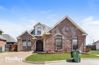 Building Photo - 4203 Lucy Ln