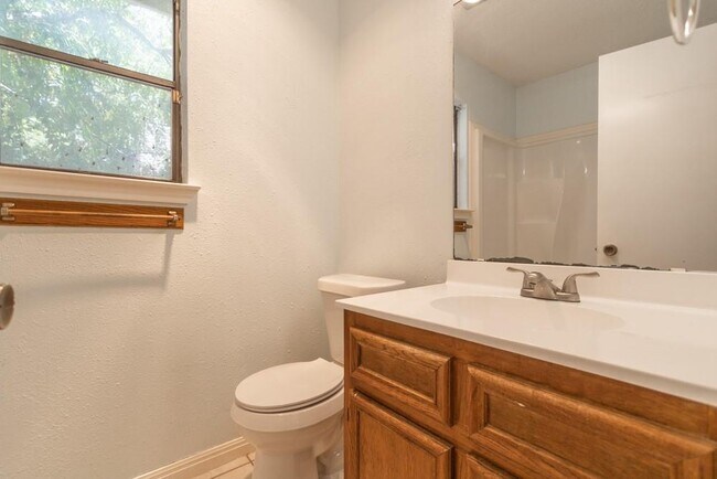 Building Photo - 10200 Missel Thrush Dr