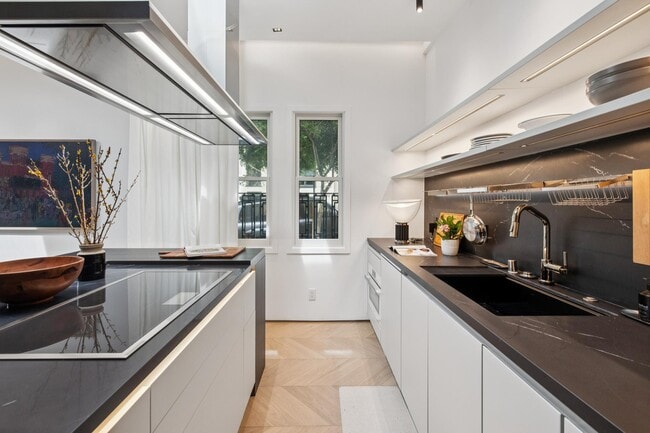 Building Photo - 2783 Filbert St