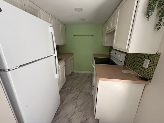 Building Photo - 2091 Penguin Ave