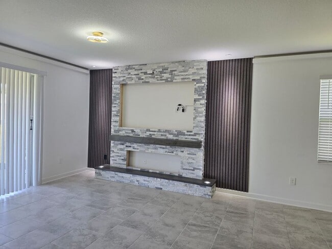 Building Photo - 3071 Camden Wy