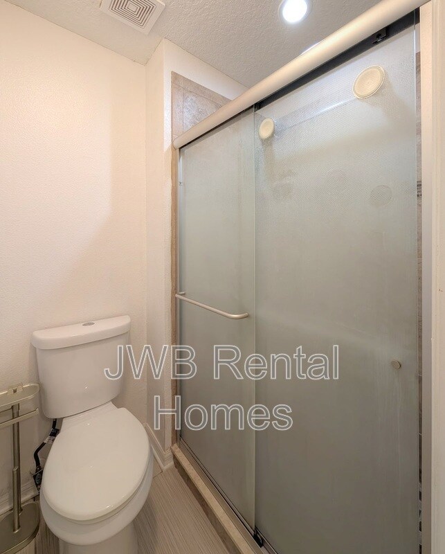 Building Photo - 5430 Shady Pine St S