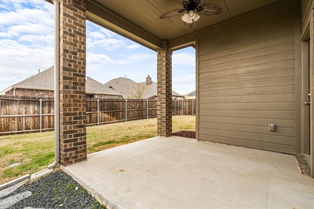 Building Photo - 2104 Lake Cliff Dr