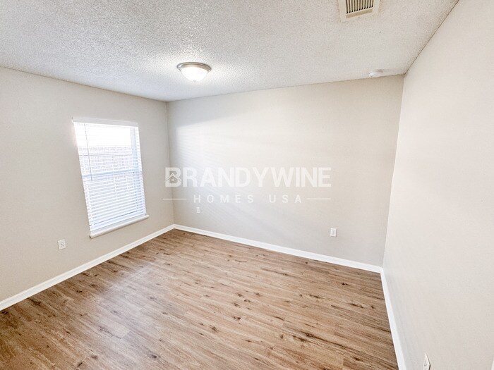 Building Photo - 355 Placid Lake Dr