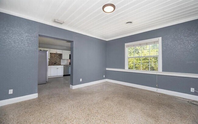 Building Photo - 2127 26th Ave S