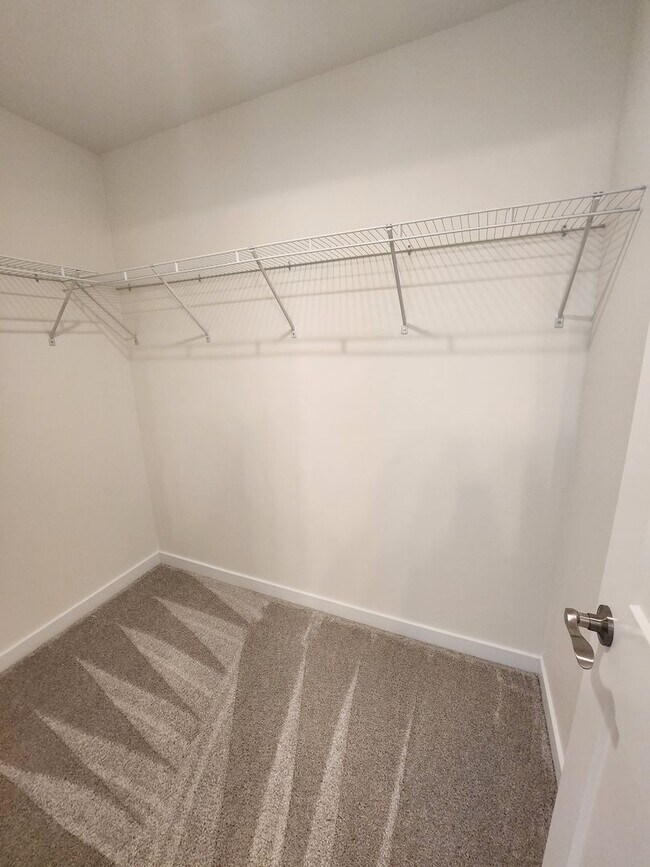 Building Photo - Better Than New Lake Stevens home- 4bds 2.5ba
