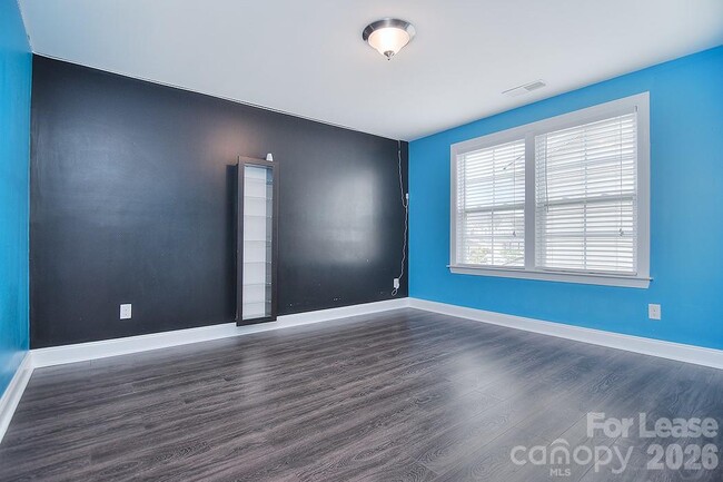 Building Photo - 1445 Overlea Pl NW