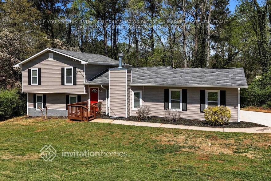 Building Photo - 3742 Saddle Ridge Dr SW