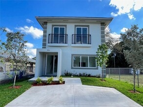 Building Photo - 436 NW 14th Way