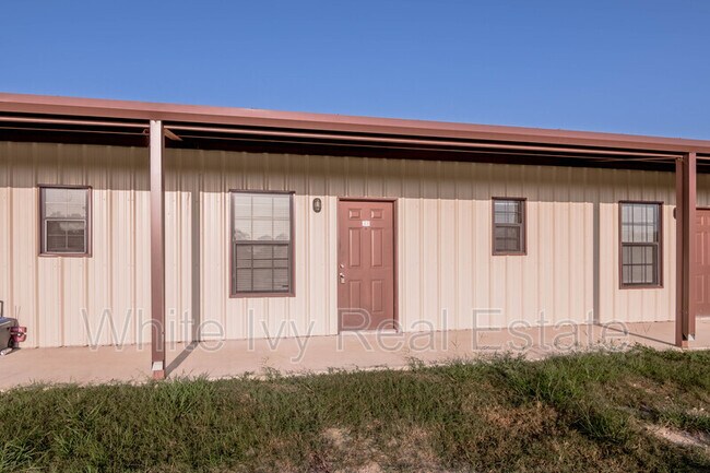 Building Photo - 875 FM 1696