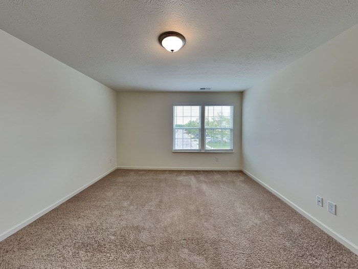 Building Photo - 10921 Woods Dr