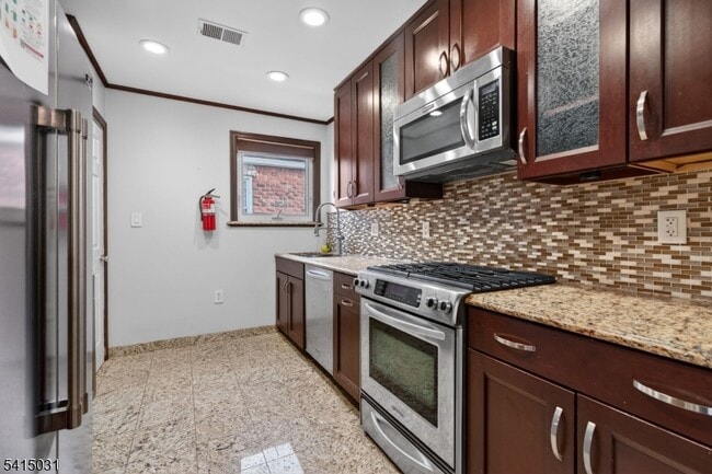 Building Photo - 2096 Lentz Ave