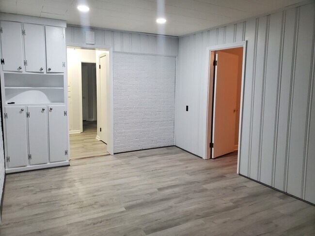 Building Photo - 50 Wheatland Dr