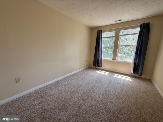 Building Photo - 45586 Curley Ct