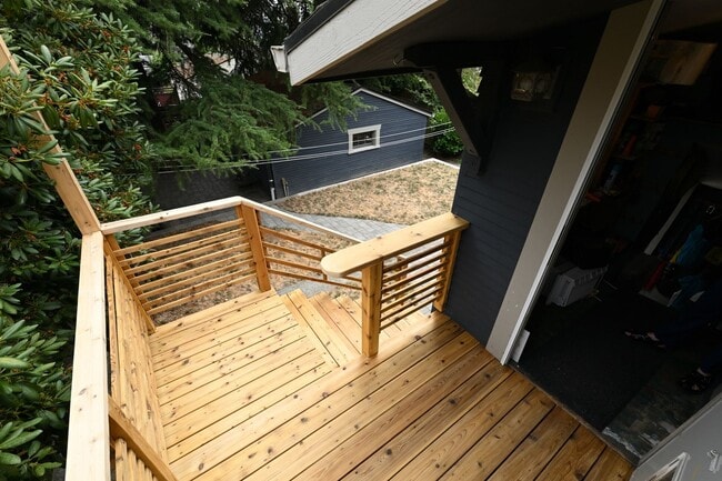 Building Photo - 3bd/2ba Seattle Home