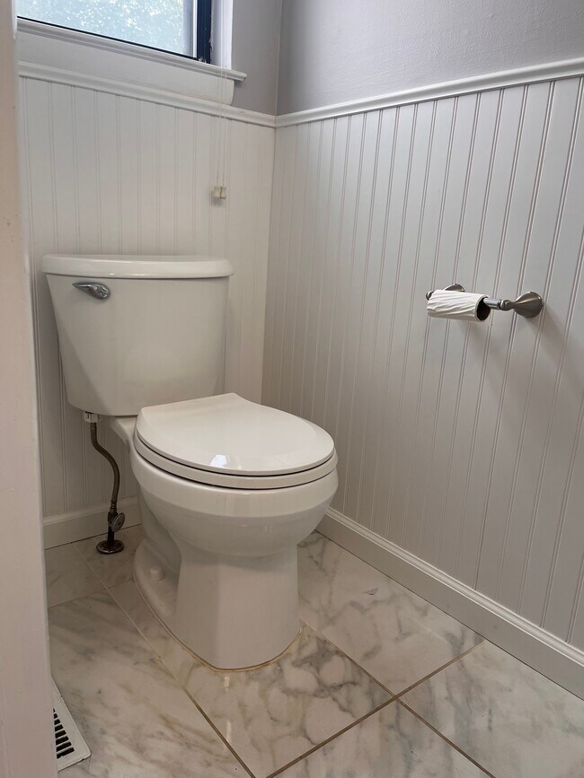 Building Photo - 108 Cedar Knolls Dr