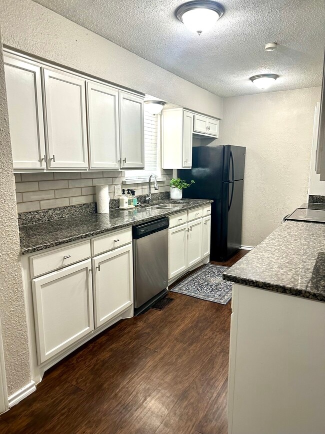 Building Photo - 5019 Blanchard Dr